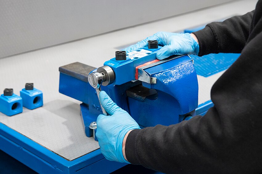 CETOP Valve Assembly